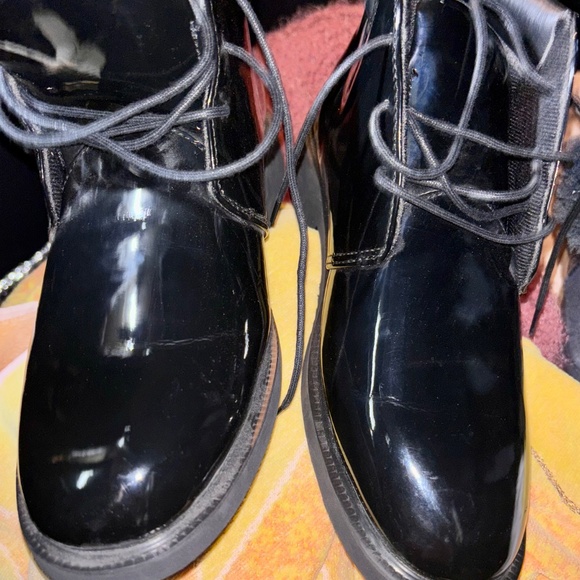 Thorogood Men’s Shoes - Picture 2 of 6